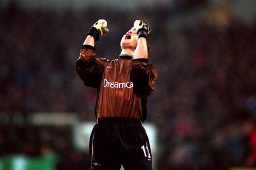 En spiller med fortid i Arsenal er død i en alder af blot 48 år efter en bilulykke. Det bekræfter Sky Sports torsdag.