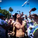 En fodboldstjerne har nu meldt ud til den brede offentlighed, at han er homoseksuel. Det er i samme tid et historisk statement.