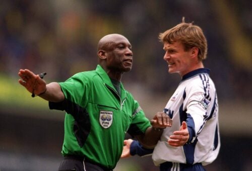 Uriah Rennie var den første farvede dommer.