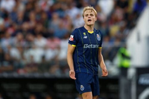 Victor Froholdt kan stå over for sommerens helt store danske transfersensation. Nu skulle selveste Liverpool være klar til at købe ham.