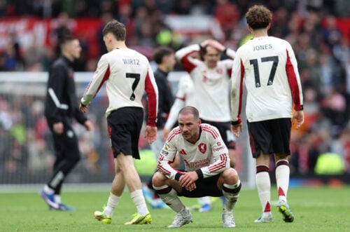 Liverpool skal hente tre spillere, siger Carragher.