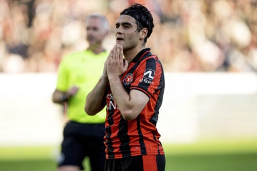FC Midtjyllands guldfugl Aral Simsir har gang i en historisk sæson, hvorfor et stort sommerskifte nu står for døren.