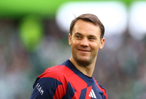 Den tyske stjernemålmand Manuel Neuer har nu officielt fremtiden på plads. Det bekræfter klubben på sine egne kanaler fredag.