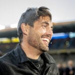 AGF skrev søndag aften dansk fodboldhistorie med et mesterskab for første gang i 40 år, men kommer Kong Frederik med til guldfejringen?