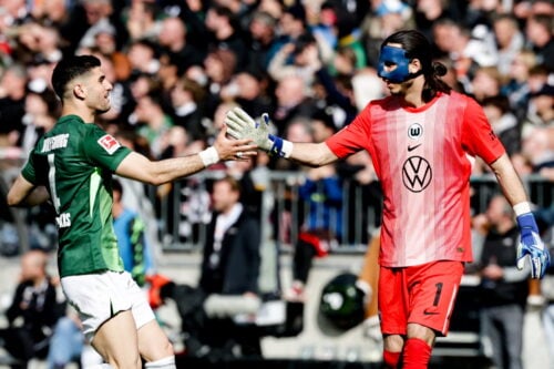 Kamil Grabara ligner en færdig mand Wolfsburg, hvilket hænger uløseligt sammen med den brutale nedrykning til 2. Bundesliga.