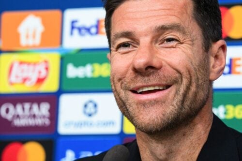 Xabi Alonso er klar til den første store transfer i Chelsea, hvor han vil lukrere på en kritisk situation i Liverpool.