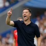 Xabi Alonso er endnu ikke officielt startet i jobbet hos Chelsea, men spanieren er allerede i gang med en omfattende udrensning i truppen.