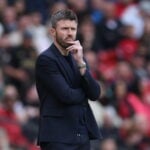 Manchester United fortsætter samarbejdet med Michael Carrick som permanent cheftræner, men der er flere aftaler på vej allerede.
