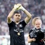 Emiliano Martínez leverede en stærk præstation i Europa League-finalen, men argentineren afslører nu en vild detalje.