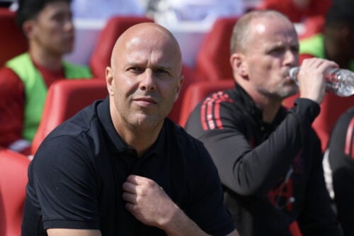Arne Slot og Liverpool er havnet i en kompleks situation.
