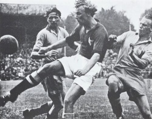 Knud Lundberg blev født på denne dag i 1920. Her er fodboldhistoriker Michael Kjærbøls portræt af danskeren.