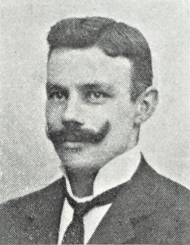 Johannes Gandil blev født på denne dag i 1873 i Ringe. Her er fodboldhistoriker Michael Kjærbøls portræt af fodboldkongen.