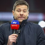 Chelsea befinder sig i en skæbnesvanger overgangsfase, hvor jagten på en ny styrmand har ført klubben mod Xabi Alonso.