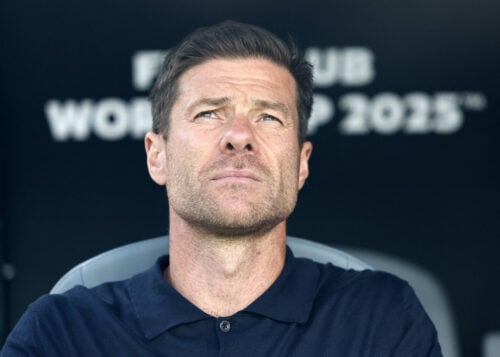 Xabi Alonso er klar med sin første Chelsea-transfer.