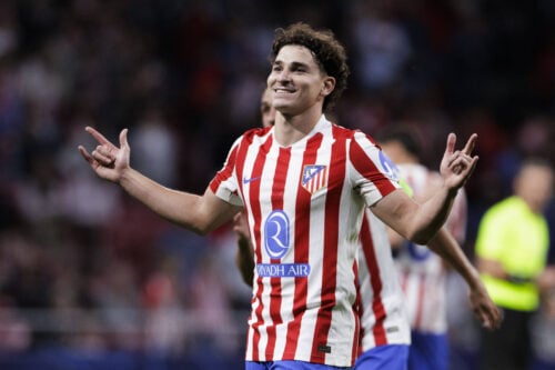 Julián Álvarez er klar til at sige farvel til Atlético Madrid denne sommer, hvor forhandlingerne nu pågår med en storklub.