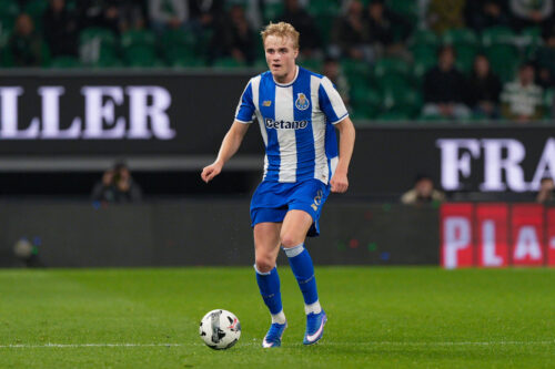 Victor Froholdt har på én sæson udviklet sig fra et spændende dansk talent til et af de varmeste navne på transfermarkedet.