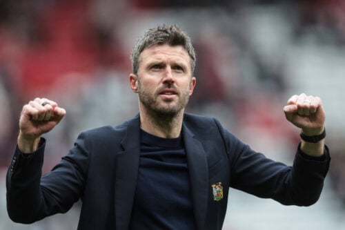 Manchester United har lagt vilde transferplaner.