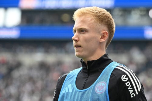 Hugo Larsson er i spil for Liverpool.
