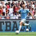Usikkerheden omkring Gustav Isaksen i Lazio fortsætter, men de seneste meldinger fra Italien peger i to forskellige retninger.
