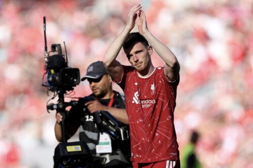 Tottenham har sikret sig en markant forstærkning til den kommende sæson, da de henter Andy Robertson på en fri transfer i Liverpool.