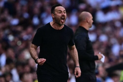Tottenham står overfor en stor defensiv udskiftning i sommerens transfervindue, hvor de nu forhandler med en stjerne.