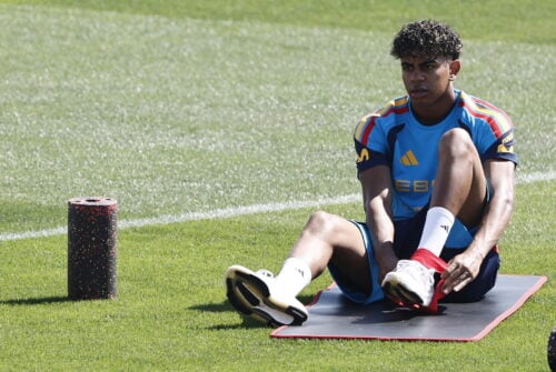 Lamine Yamal kan igen smile. Efter en frustrerende periode er FC Barcelonas unge superstjerne tilbage, mens en ny aftale er i hus.