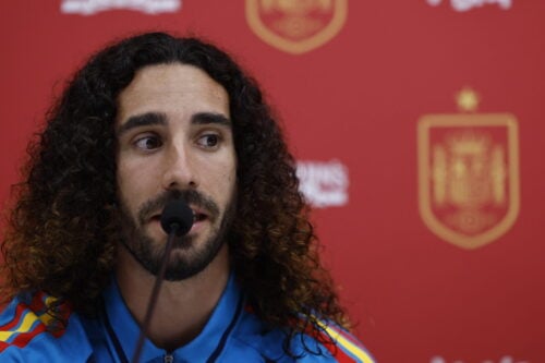 Marc Cucurella går en usikker fremtid i møde i Chelsea, mens en overraskende transferhistorie nu kommer på banen.
