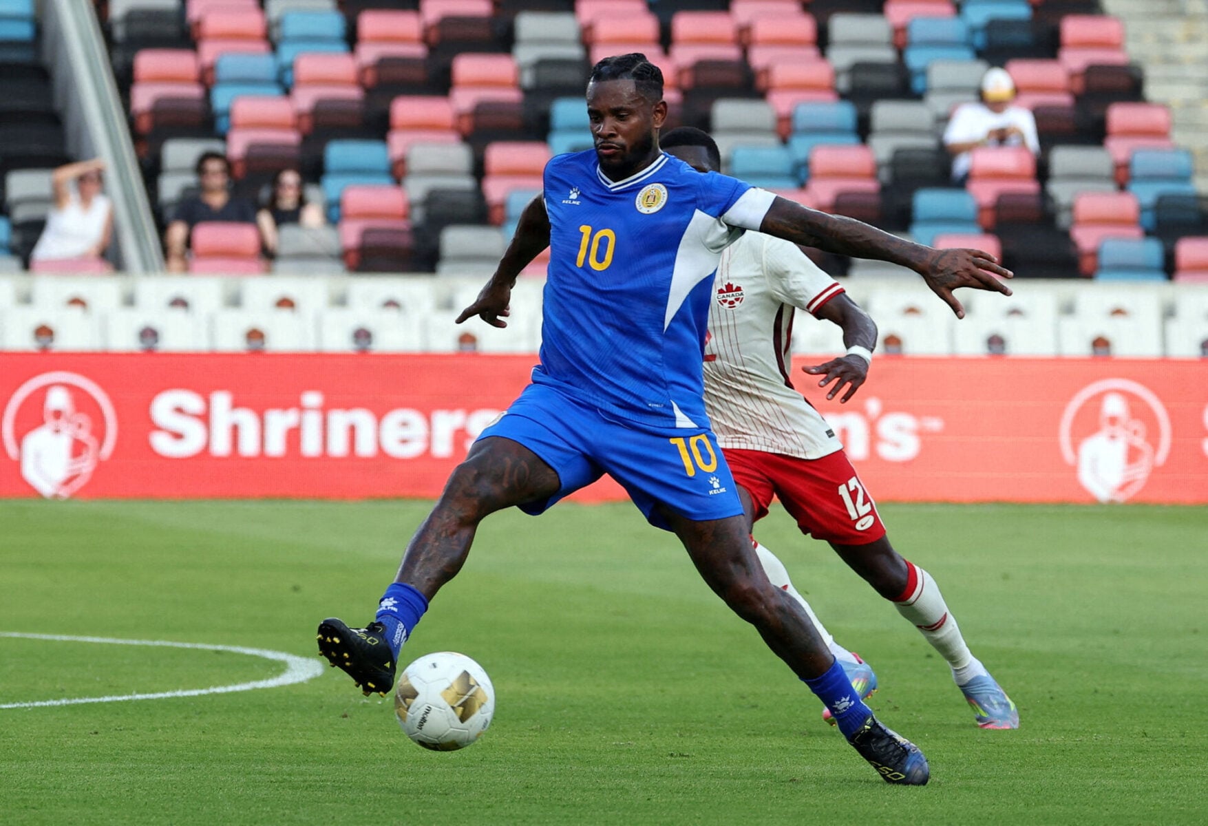 Den tidligere Premier League-spiller Leandro Bacuna bliver afgørende, hvis Curaçao skal hive point i land ved VM-slutrunden.