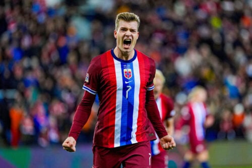 Den tidligere FC Midtjylland-bomber Alexander Sørloth er brandvarm på transfermarkedet denne sommer, hvor en ny klub venter.