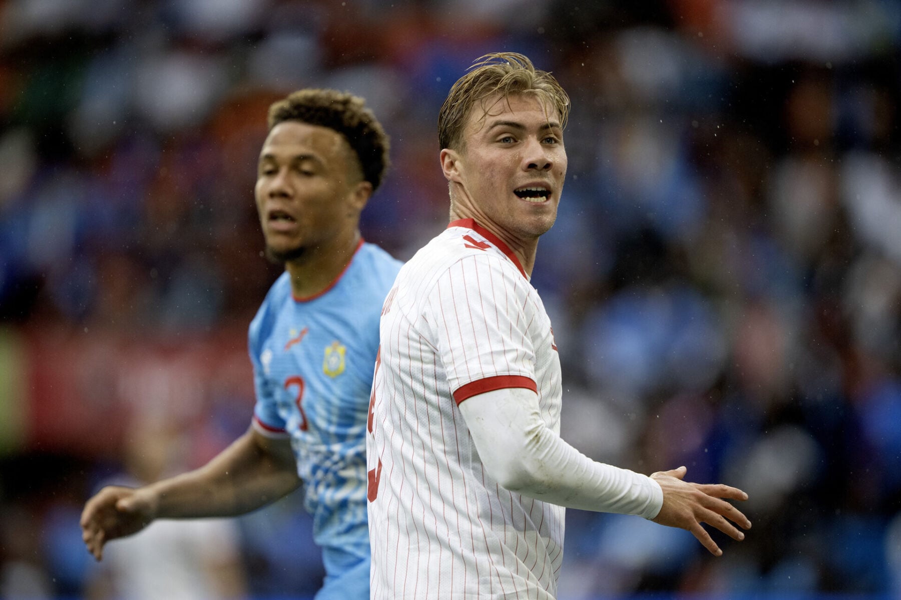 
Danmarks Rasmus Højlund i aktion med DR Congos Steve Kapuadi under landshold testkampen mellem Danmark og DR Congo på Maurice Dufrasne Stadium i Liege i Belgien onsdag den 3. juni 2026.