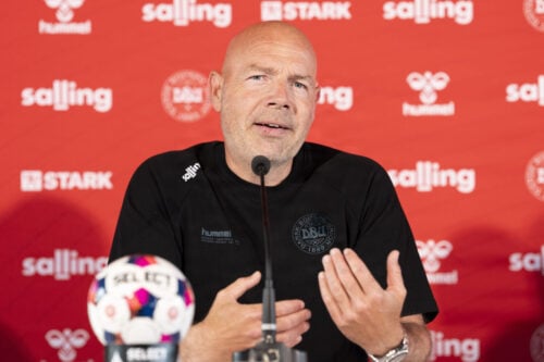 DBU sender et markant signal til Brian Riemer med ansættelsen af Kent Nielsen, mener Kenneth Emil Petersen.