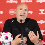 Brian Riemer lover ny kontrakt.