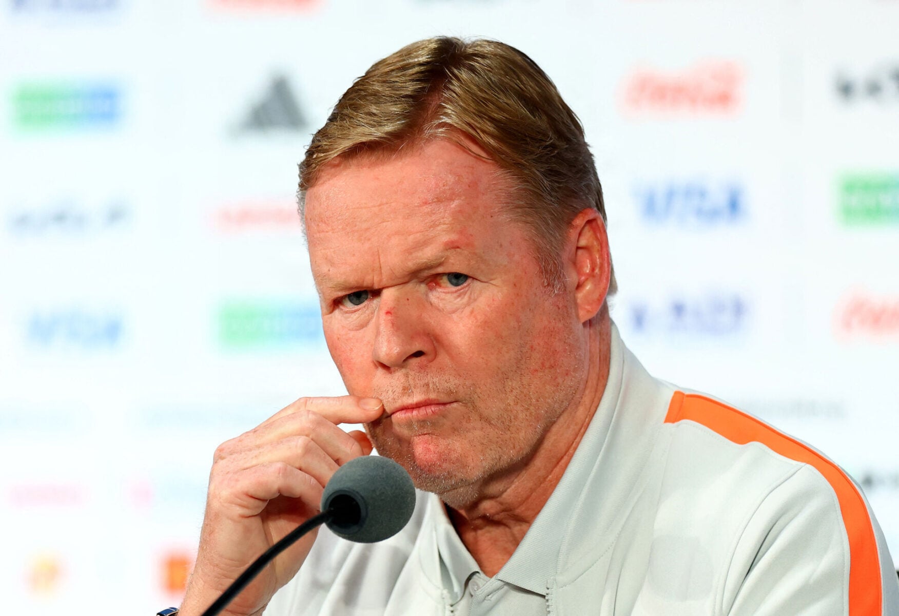 Det hollandske landshold, der trænes af Ronald Koeman, kan få det rigtig svært ved sommerens VM-slutrunde, mener Kasper Schmeichel.