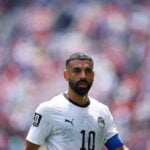 Mohamed Salah står fortsat uden en ny klub efter afskeden med Liverpool, men nu er der nye spekulationer om fremtiden.