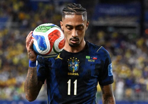 Selvom FC Barcelona netop har investeret massivt i Anthony Gordon, er klubbens holdning til Raphinha fortsat klar.