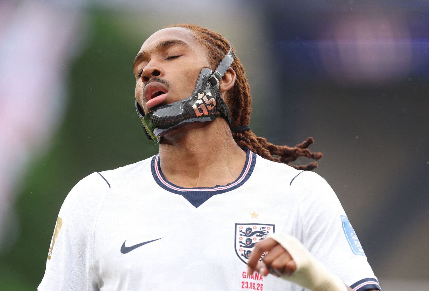 Djed Spence er blevet anvendt som eksempel af Englands landstrner Thomas Tuchel, mener Wayne Rooney,