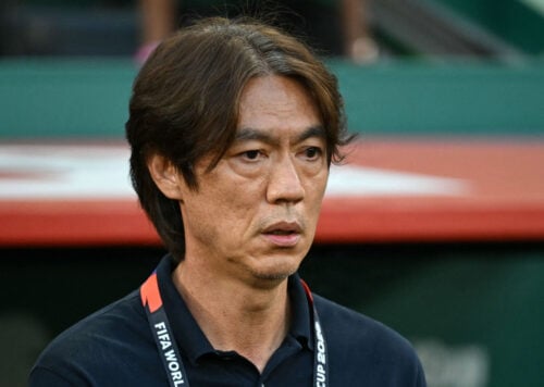 Hong-myung bo har valgt at trække sig.