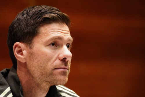 Xabi Alonso er ved at hente første forstærkning til Chelsea.