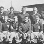 Det danske landshold der slog Polen med 2-1 i Idrætsparken i 1936. Carl Stoltz står yderst til venstre.