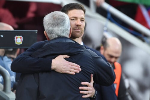 Chelsea ser ud til at have sikret sig sommerens første store transfer under Xabi Alonso. Nu bryder den nye stjerne omsider tavsheden.