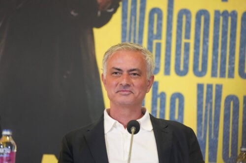 Real Madrids sommerrevolution tager for alvor form, hvor José Mourinho snart ventes præsenteret som ny cheftræner på Santiago Bernabéu.