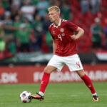 Lucas Høgsberg bliver den bedste forsvarsspiller i Danmark om føje år, spår Michael Kjærbøl.
