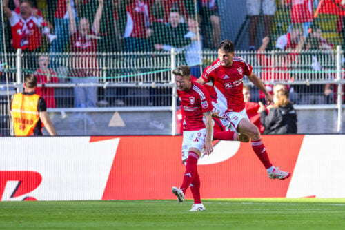 Vejle Boldklub er rykket ud af Superligaen, men nu er det en helt anden spiller, der løber med de store overskrifter.