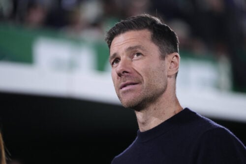 Chelsea har offentliggjort den første transfer under Xabi Alonso.