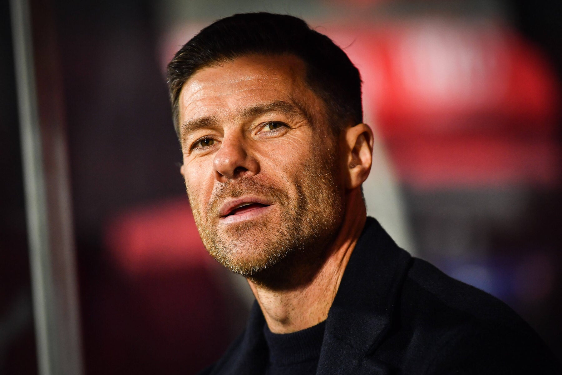 Xabi Alonso og Chelsea har kapret handlen i 11. time.