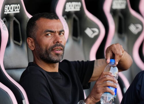 Ashley Cole meldes færdig som cheftræner for Serie B-klubben Cesena.