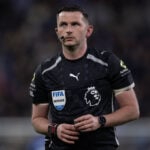 Michael Oliver må trække sig fra VM-kampen.