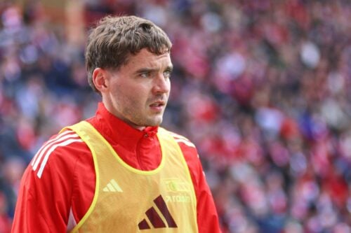 Robert Skov står ved karrierens mest afgørende skillevej, hvor et comeback til Superligaen for alvor lurer i kulissen.