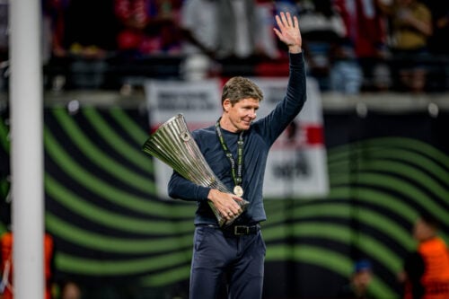 Oliver Glasners afløser er fundet i Crystal Palace. London-klubben har hentet Pierre Sage ind på en treårig aftale.