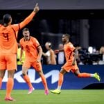 Liverpools sommerplaner begynder at tage form, hvor cheftræner Andoni Iraola allerede har hentet sin første signing. Nu er to mere på vej.